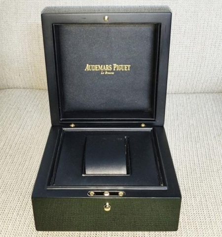 Audemars Piguet Wooden box 2