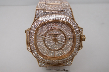 Patek Philippe Nautilus Jumbo 7010 Ladies Diamond Paved Diamond Encrusted ICED OUT Rose Gold Replica Super Clone Watch